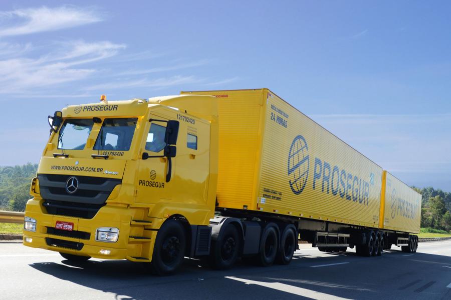  Mercedes-Benz Axor 2644 8x4 Caminhao Blindado 2017 года  (BR) (фото 1 из 4)